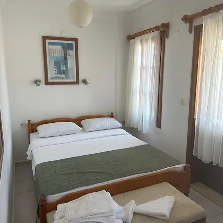 The White House 3*