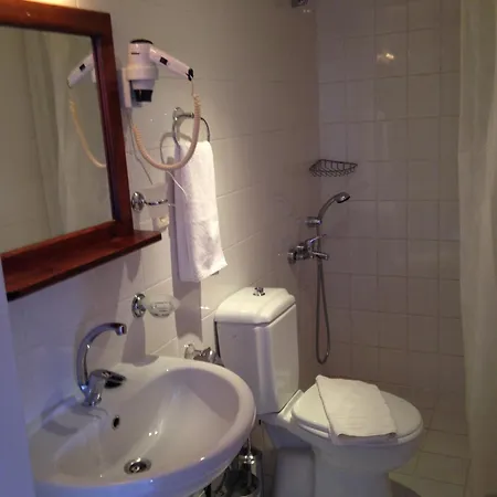The White House 3*