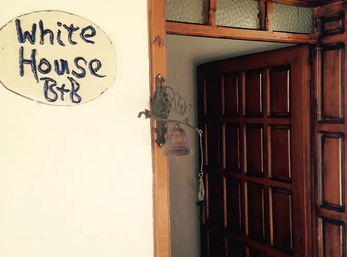 The White House Bed & Breakfast 3*